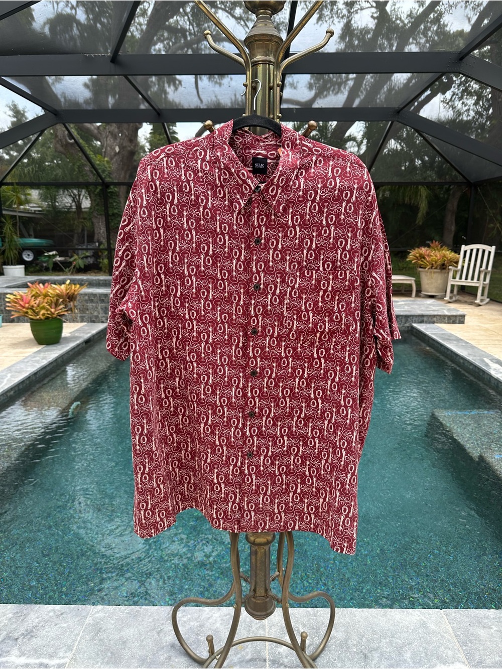 Silk Icon Short Sleeve Button Up 100% Silk Shirt XXL  Hawaiian GUITAR theme